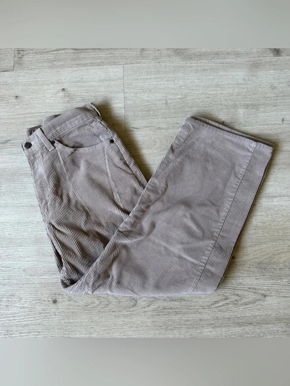 Vintage Levi’s 565 Loose Fit Wide Leg Corduroy Pants Made in USA Y2K Men’s